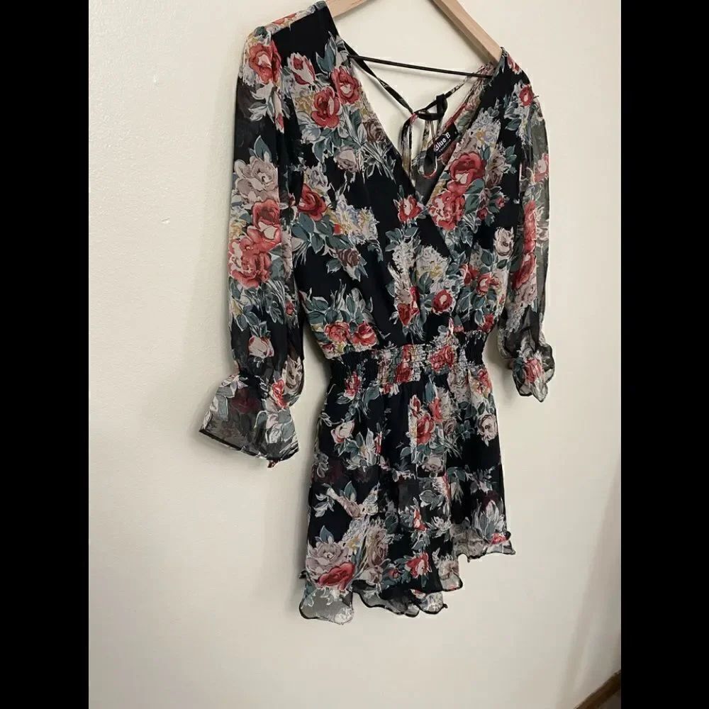 BLACK FLORAL RUFFLE ROMPER  - Picture 6 of 9
